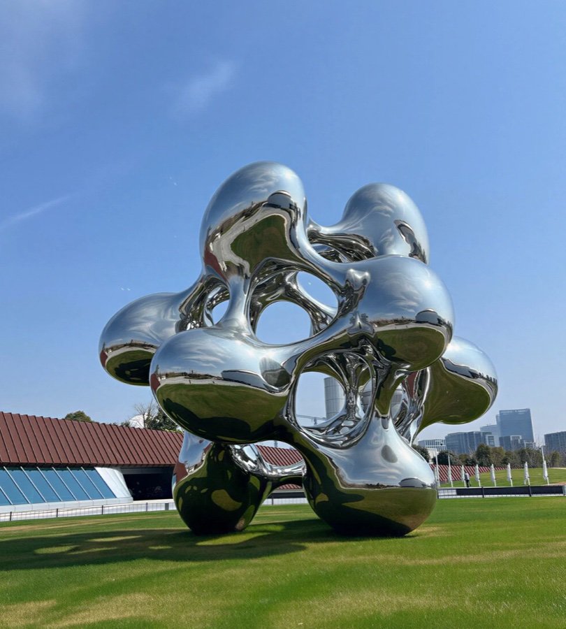 Зеркальная полировка stainless steel sculpture